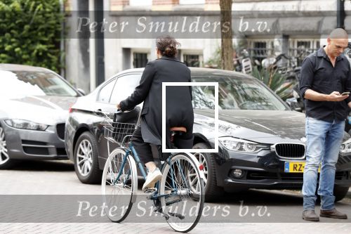 Amsterdam 6 juli 2019
In de v Eeghenstraat is er een bom af gegaan. Leco v Zadelhoff woont er bijna naast. Femke Halsema kwam op de fiets kijken.
