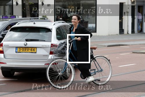 Amsterdam 6 juli 2019
In de v Eeghenstraat is er een bom af gegaan. Leco v Zadelhoff woont er bijna naast. Femke Halsema kwam op de fiets kijken.