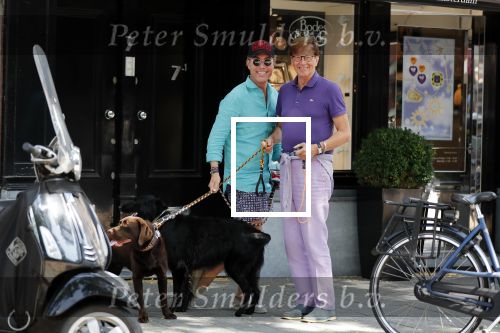 Amsterdam 30 juli 2019
Frank en Rogier ( Paleis voor een prikkie) met hun honden op de cornelis schuytstraat.
