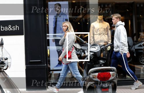 Amsterdam 3 juli 2019
Frenkie de Jong met zijn vriendin Mikky Kiemeney op de PC Hooftstraat. Frenkie draagt kleding van het merk van zijn vriendin.
