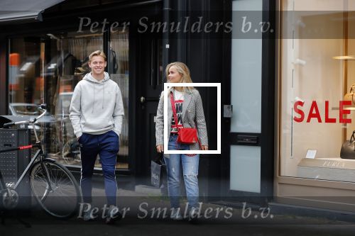 Amsterdam 3 juli 2019
Frenkie de Jong met zijn vriendin Mikky Kiemeney op de PC Hooftstraat. Frenkie draagt kleding van het merk van zijn vriendin.
