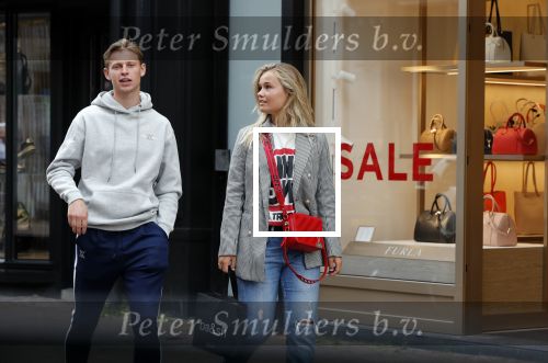 Amsterdam 3 juli 2019
Frenkie de Jong met zijn vriendin Mikky Kiemeney op de PC Hooftstraat. Frenkie draagt kleding van het merk van zijn vriendin.