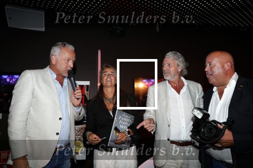 Amsterdam 16 juli 2019
Presentatie Amsterdam XXXL met Gordon op de cover.