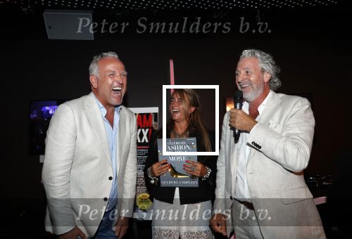 Amsterdam 16 juli 2019
Presentatie Amsterdam XXXL met Gordon op de cover.