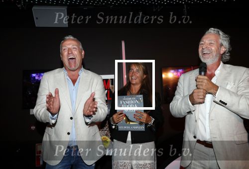 Amsterdam 16 juli 2019
Presentatie Amsterdam XXXL met Gordon op de cover.