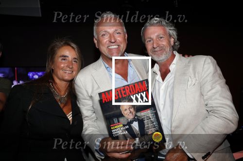 Amsterdam 16 juli 2019
Presentatie Amsterdam XXXL met Gordon op de cover. Gordon met Mark Teurlings en Gimena