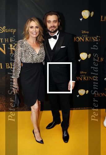 Amsterdam 15 juli 2019
Premiere the lion king in tuschinski. Heleen v Royen met partner Bart