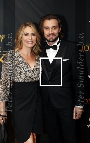 Amsterdam 15 juli 2019
Premiere the lion king in tuschinski. Heleen v Royen met partner Bart