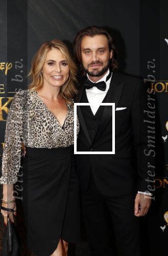 Amsterdam 15 juli 2019
Premiere the lion king in tuschinski. Heleen v Royen met partner Bart