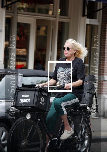 Amsterdam 7 juli 2019
Karin Swerink op de fiets in Amsterdamm zuid