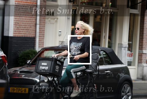 Amsterdam 7 juli 2019
Karin Swerink op de fiets in Amsterdamm zuid