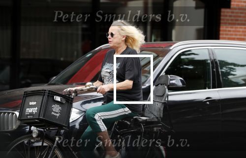 Amsterdam 7 juli 2019
Karin Swerink op de fiets in Amsterdamm zuid