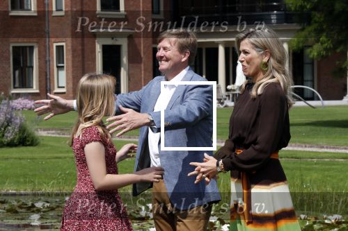 Den Haag 19 juli 2019
Jaarlijkse fotouurtje in de thuisn van Huis ten Bosch . Aanwezig Koning Willem Alexander Koningin Maxima Prinses Amalia Alexia en Ariane.