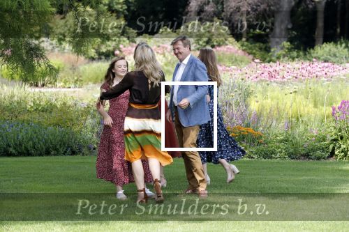 Den Haag 19 juli 2019
Jaarlijkse fotouurtje in de thuisn van Huis ten Bosch . Aanwezig Koning Willem Alexander Koningin Maxima Prinses Amalia Alexia en Ariane.