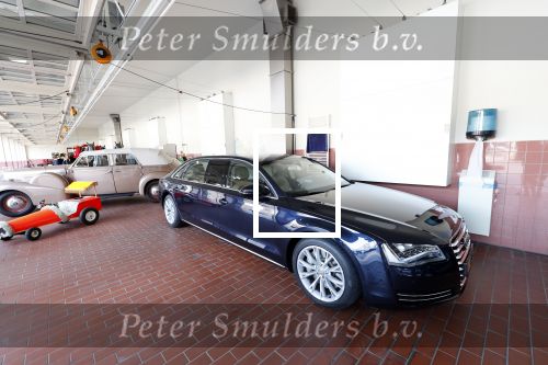 Den Haag 26 juli 2019
Binnenkijken op paleis Noordeinde en bij de koninklijke stallen met Frank en Rogier van het sbs6 programma paleis voor een prikkie. Audi A8 van Koning Willem Alexander aan een druppel