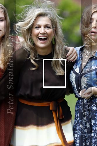 Den Haag 19 juli 2019
Jaarlijkse fotouurtje in de thuisn van Huis ten Bosch . Aanwezig Koning Willem Alexander Koningin Maxima Prinses Amalia Alexia en Ariane.