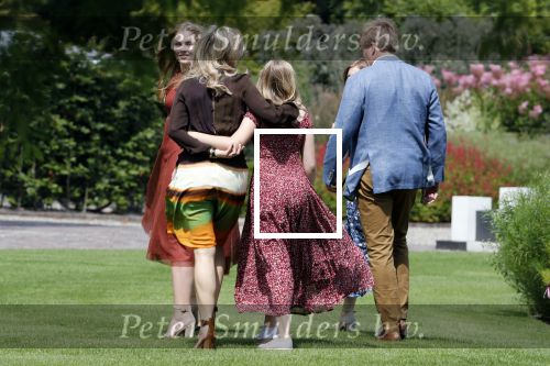 Den Haag 19 juli 2019
Jaarlijkse fotouurtje in de thuisn van Huis ten Bosch . Aanwezig Koning Willem Alexander Koningin Maxima Prinses Amalia Alexia en Ariane.