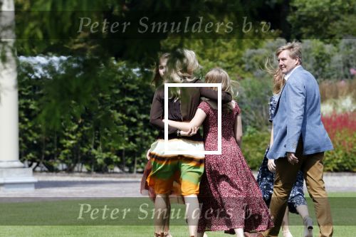 Den Haag 19 juli 2019
Jaarlijkse fotouurtje in de thuisn van Huis ten Bosch . Aanwezig Koning Willem Alexander Koningin Maxima Prinses Amalia Alexia en Ariane.