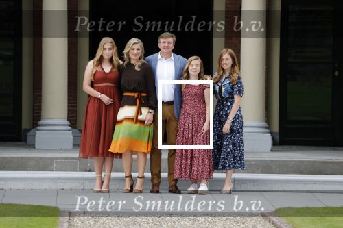 Den Haag 19 juli 2019
Jaarlijkse fotouurtje in de thuisn van Huis ten Bosch . Aanwezig Koning Willem Alexander Koningin Maxima Prinses Amalia Alexia en Ariane.