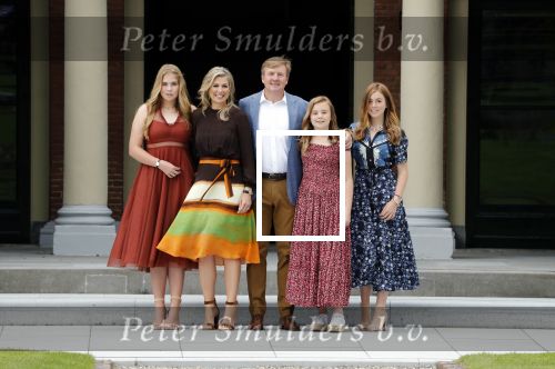 Den Haag 19 juli 2019
Jaarlijkse fotouurtje in de thuisn van Huis ten Bosch . Aanwezig Koning Willem Alexander Koningin Maxima Prinses Amalia Alexia en Ariane.
