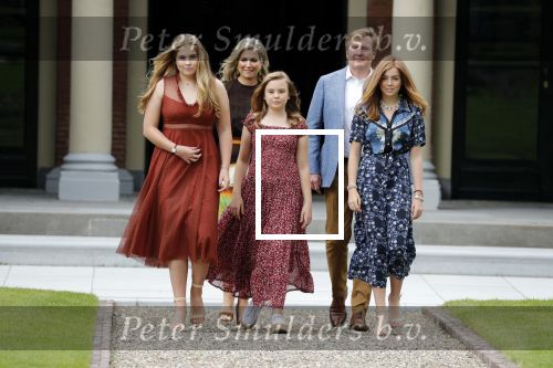 Den Haag 19 juli 2019
Jaarlijkse fotouurtje in de thuisn van Huis ten Bosch . Aanwezig Koning Willem Alexander Koningin Maxima Prinses Amalia Alexia en Ariane.