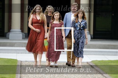 Den Haag 19 juli 2019
Jaarlijkse fotouurtje in de thuisn van Huis ten Bosch . Aanwezig Koning Willem Alexander Koningin Maxima Prinses Amalia Alexia en Ariane.