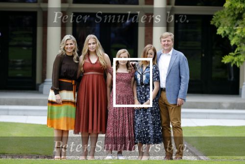 Den Haag 19 juli 2019
Jaarlijkse fotouurtje in de thuisn van Huis ten Bosch . Aanwezig Koning Willem Alexander Koningin Maxima Prinses Amalia Alexia en Ariane.