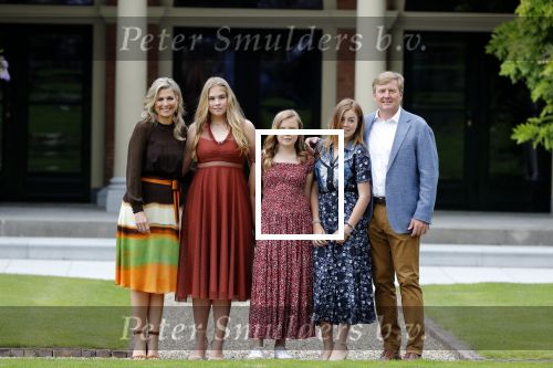 Den Haag 19 juli 2019
Jaarlijkse fotouurtje in de thuisn van Huis ten Bosch . Aanwezig Koning Willem Alexander Koningin Maxima Prinses Amalia Alexia en Ariane.