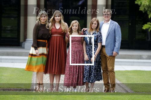 Den Haag 19 juli 2019
Jaarlijkse fotouurtje in de thuisn van Huis ten Bosch . Aanwezig Koning Willem Alexander Koningin Maxima Prinses Amalia Alexia en Ariane.