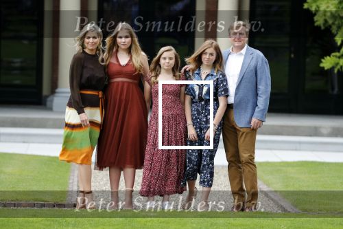 Den Haag 19 juli 2019
Jaarlijkse fotouurtje in de thuisn van Huis ten Bosch . Aanwezig Koning Willem Alexander Koningin Maxima Prinses Amalia Alexia en Ariane.