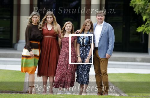 Den Haag 19 juli 2019
Jaarlijkse fotouurtje in de thuisn van Huis ten Bosch . Aanwezig Koning Willem Alexander Koningin Maxima Prinses Amalia Alexia en Ariane.