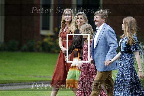 Den Haag 19 juli 2019
Jaarlijkse fotouurtje in de thuisn van Huis ten Bosch . Aanwezig Koning Willem Alexander Koningin Maxima Prinses Amalia Alexia en Ariane.
