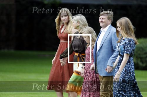 Den Haag 19 juli 2019
Jaarlijkse fotouurtje in de thuisn van Huis ten Bosch . Aanwezig Koning Willem Alexander Koningin Maxima Prinses Amalia Alexia en Ariane.