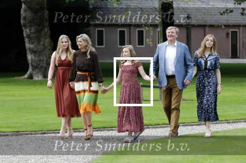 Den Haag 19 juli 2019
Jaarlijkse fotouurtje in de thuisn van Huis ten Bosch . Aanwezig Koning Willem Alexander Koningin Maxima Prinses Amalia Alexia en Ariane.