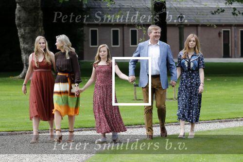 Den Haag 19 juli 2019
Jaarlijkse fotouurtje in de thuisn van Huis ten Bosch . Aanwezig Koning Willem Alexander Koningin Maxima Prinses Amalia Alexia en Ariane.