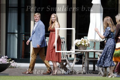 Den Haag 19 juli 2019
Jaarlijkse fotouurtje in de thuisn van Huis ten Bosch . Aanwezig Koning Willem Alexander Koningin Maxima Prinses Amalia Alexia en Ariane.