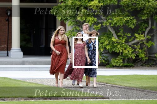 Den Haag 19 juli 2019
Jaarlijkse fotouurtje in de thuisn van Huis ten Bosch . Aanwezig Koning Willem Alexander Koningin Maxima Prinses Amalia Alexia en Ariane.