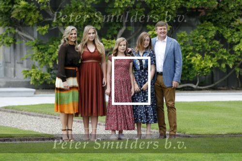 Den Haag 19 juli 2019
Jaarlijkse fotouurtje in de thuisn van Huis ten Bosch . Aanwezig Koning Willem Alexander Koningin Maxima Prinses Amalia Alexia en Ariane.