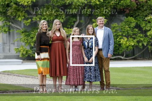 Den Haag 19 juli 2019
Jaarlijkse fotouurtje in de thuisn van Huis ten Bosch . Aanwezig Koning Willem Alexander Koningin Maxima Prinses Amalia Alexia en Ariane.