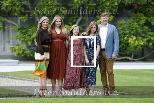 Den Haag 19 juli 2019
Jaarlijkse fotouurtje in de thuisn van Huis ten Bosch . Aanwezig Koning Willem Alexander Koningin Maxima Prinses Amalia Alexia en Ariane.