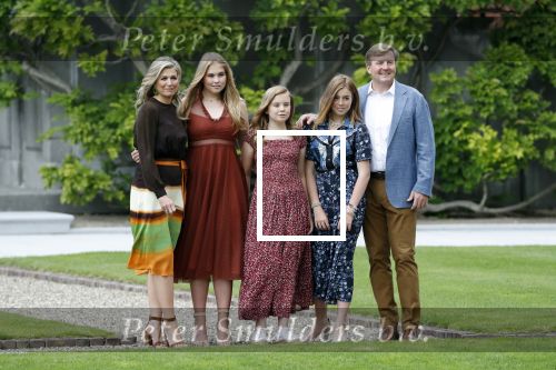Den Haag 19 juli 2019
Jaarlijkse fotouurtje in de thuisn van Huis ten Bosch . Aanwezig Koning Willem Alexander Koningin Maxima Prinses Amalia Alexia en Ariane.