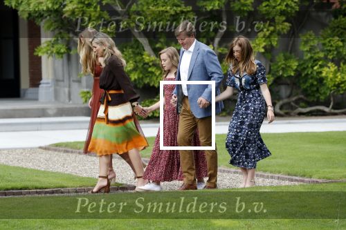 Den Haag 19 juli 2019
Jaarlijkse fotouurtje in de thuisn van Huis ten Bosch . Aanwezig Koning Willem Alexander Koningin Maxima Prinses Amalia Alexia en Ariane.