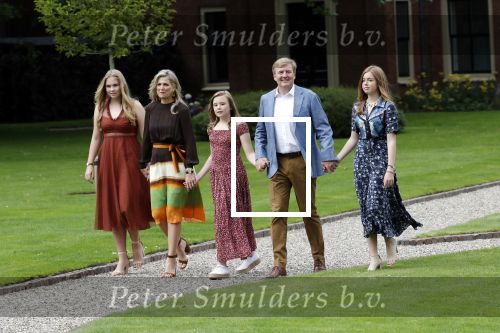 Den Haag 19 juli 2019
Jaarlijkse fotouurtje in de thuisn van Huis ten Bosch . Aanwezig Koning Willem Alexander Koningin Maxima Prinses Amalia Alexia en Ariane.