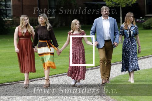 Den Haag 19 juli 2019
Jaarlijkse fotouurtje in de thuisn van Huis ten Bosch . Aanwezig Koning Willem Alexander Koningin Maxima Prinses Amalia Alexia en Ariane.