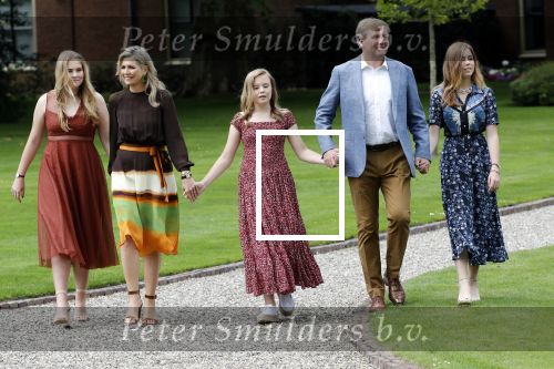 Den Haag 19 juli 2019
Jaarlijkse fotouurtje in de thuisn van Huis ten Bosch . Aanwezig Koning Willem Alexander Koningin Maxima Prinses Amalia Alexia en Ariane.