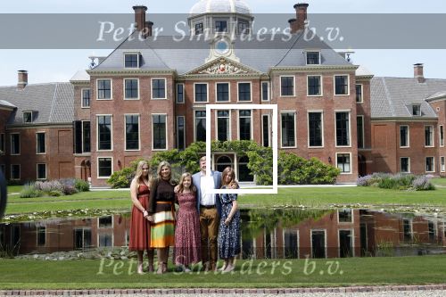 Den Haag 19 juli 2019
Jaarlijkse fotouurtje in de thuisn van Huis ten Bosch . Aanwezig Koning Willem Alexander Koningin Maxima Prinses Amalia Alexia en Ariane.