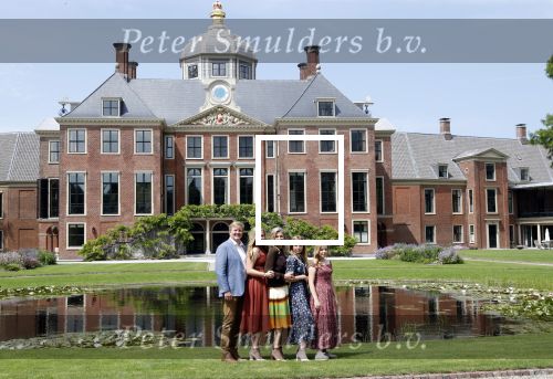 Den Haag 19 juli 2019
Jaarlijkse fotouurtje in de thuisn van Huis ten Bosch . Aanwezig Koning Willem Alexander Koningin Maxima Prinses Amalia Alexia en Ariane.