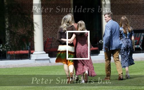 Den Haag 19 juli 2019
Jaarlijkse fotouurtje in de thuisn van Huis ten Bosch . Aanwezig Koning Willem Alexander Koningin Maxima Prinses Amalia Alexia en Ariane.