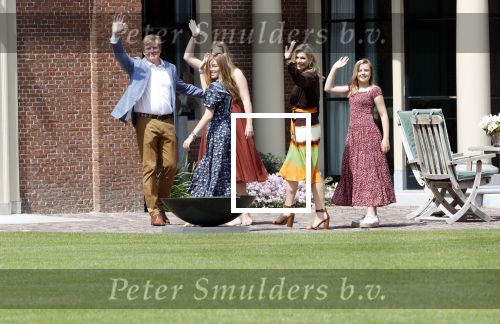 Den Haag 19 juli 2019
Jaarlijkse fotouurtje in de thuisn van Huis ten Bosch . Aanwezig Koning Willem Alexander Koningin Maxima Prinses Amalia Alexia en Ariane.