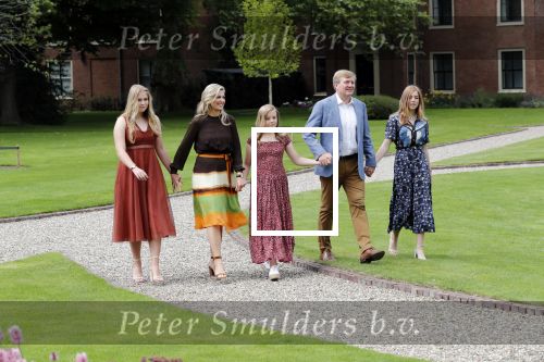 Den Haag 19 juli 2019
Jaarlijkse fotouurtje in de thuisn van Huis ten Bosch . Aanwezig Koning Willem Alexander Koningin Maxima Prinses Amalia Alexia en Ariane.